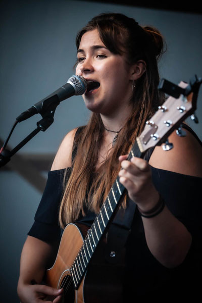 77 Bombay Street / Support: Joya Marleen &middot; Mühle Hunziken
