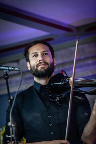 Anna Känzig & Tobey Lucas &middot; Mühle Hunziken