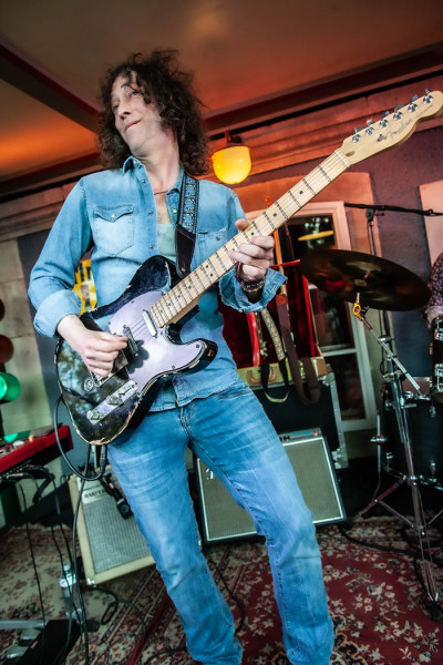 Chrigu Blaser's Guitar Explosion &middot; Mühle Hunziken