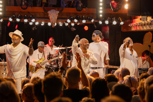 Earth, Wind & Fire Experience &middot; Mühle Hunziken