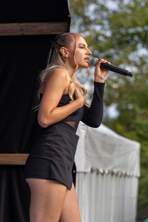 Loco Escrito Openair / Support: Florencia Yunis &middot; Mühle Hunziken