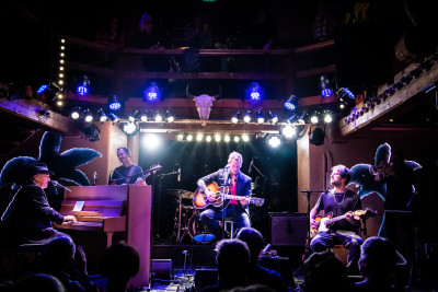 Mimmo Locasciulli mit Andi Hug, Woody Woodtli & weiteren Musikern &middot; Mühle Hunziken