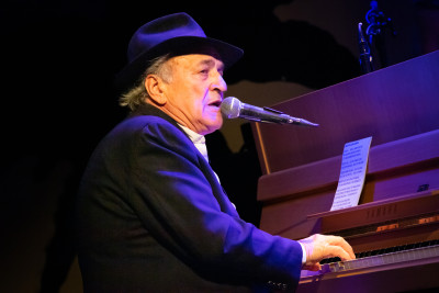 Mimmo Locasciulli mit Andi Hug, Woody Woodtli & weiteren Musikern &middot; Mühle Hunziken