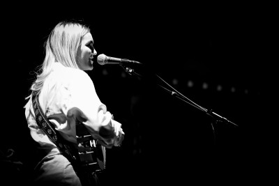 Roo Panes / Support: Julie Fox &middot; Mühle Hunziken