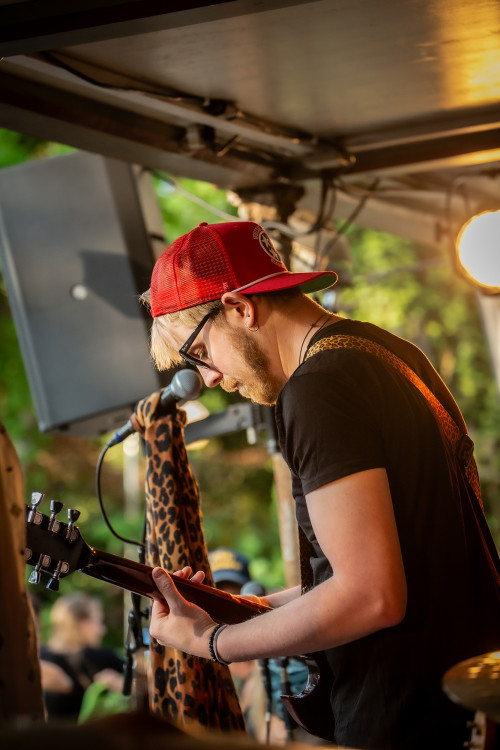 Rooftop Sailors / Support: Gary Twins &middot; Mühle Hunziken