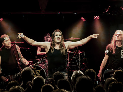 Shakra / Support: Eric St. Michaels &middot; Mühle Hunziken