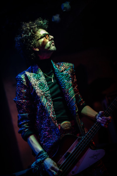 The Darkness / Support: Désirée Mishoe &middot; Mühle Hunziken