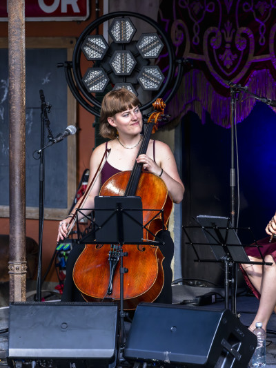 Zoë Më / Support: Milla &middot; Mühle Hunziken