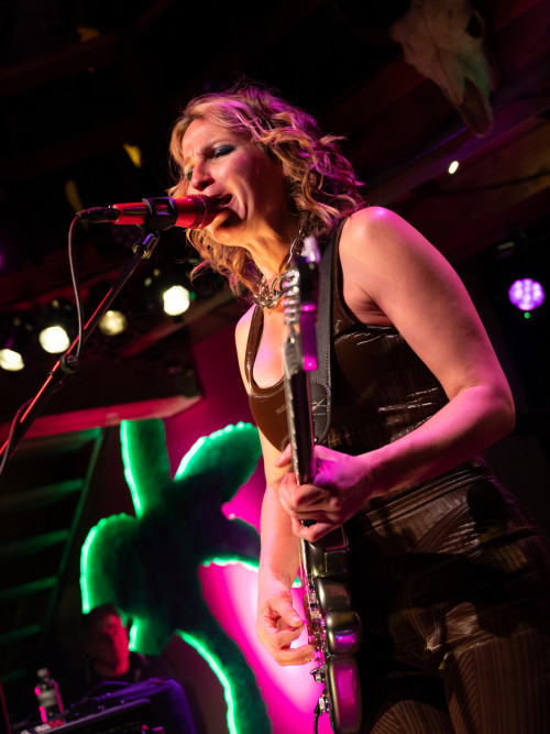 Ana Popovic &middot; Mühle Hunziken