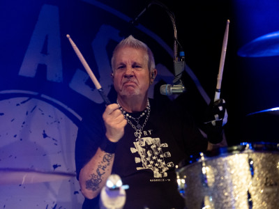 BAD ASS ROMANCE / Support: The MinX &middot; Mühle Hunziken