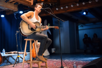 Bastian Baker &middot; Mühle Hunziken