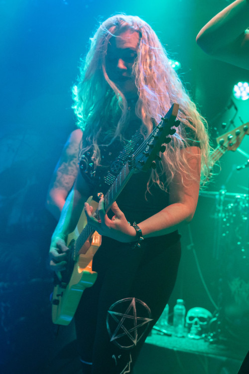 Burning Witches / Support: Gomorra & Hammer King &middot; Mühle Hunziken