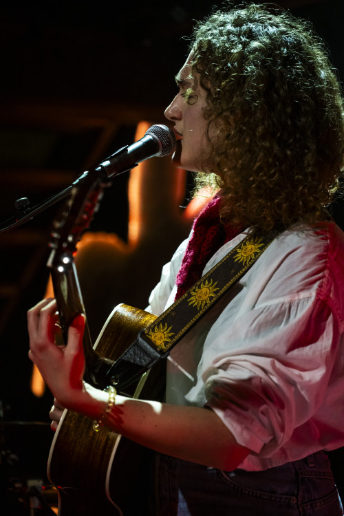 Charlie Cunningham / Support: Lily Lyons &middot; Mühle Hunziken