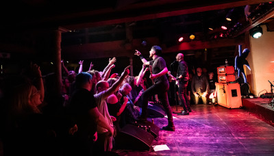 Danko Jones / Support: Seraina Telli &middot; Mühle Hunziken
