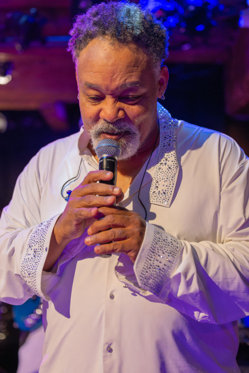 Earth, Wind & Fire Experience &middot; Mühle Hunziken