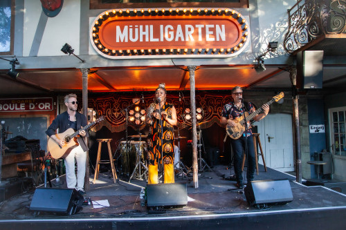 Flo Bauer & Justina Lee Brown &middot; Mühle Hunziken