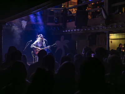 Hazlett / Support: Ashley Singh &middot; Mühle Hunziken