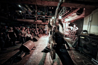 Layla Zoe & Jane Lee Hooker &middot; Mühle Hunziken