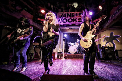 Layla Zoe & Jane Lee Hooker &middot; Mühle Hunziken