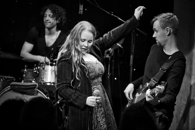 Layla Zoe & Jane Lee Hooker &middot; Mühle Hunziken