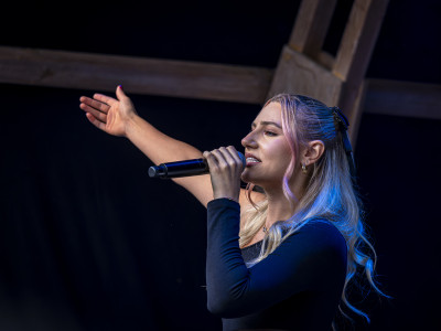 Loco Escrito Openair / Support: Florencia Yunis &middot; Mühle Hunziken