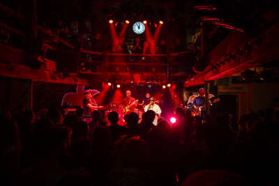 MARIAM sings Amadou & Mariam &middot; Mühle Hunziken