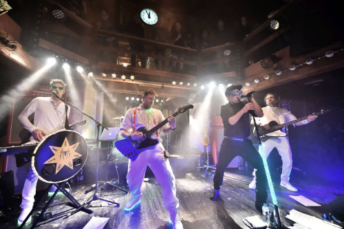 Modern Day Heroes & Karthun &middot; Mühle Hunziken