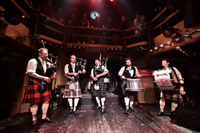 Modern Day Heroes & Karthun &middot; Mühle Hunziken