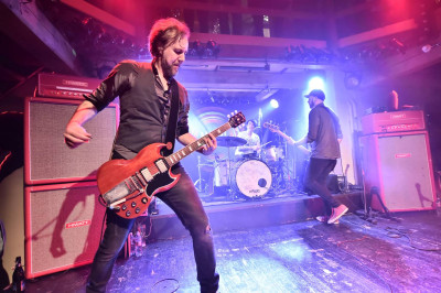 Modern Day Heroes & Karthun &middot; Mühle Hunziken