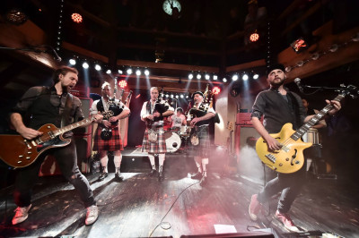 Modern Day Heroes & Karthun &middot; Mühle Hunziken