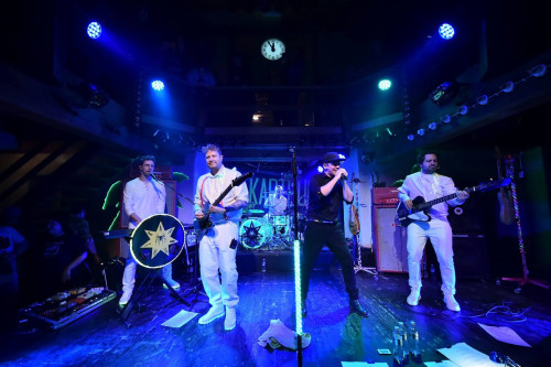 Modern Day Heroes & Karthun &middot; Mühle Hunziken