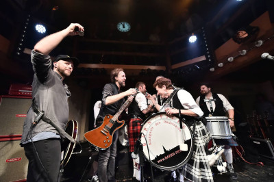 Modern Day Heroes & Karthun &middot; Mühle Hunziken