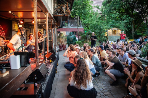 Rooftop Sailors / Support: Gary Twins &middot; Mühle Hunziken