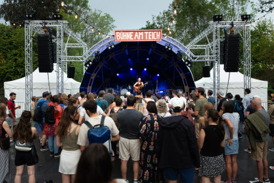 Sons of the East Openair / Support: Niamh McCrystal &middot; Mühle Hunziken