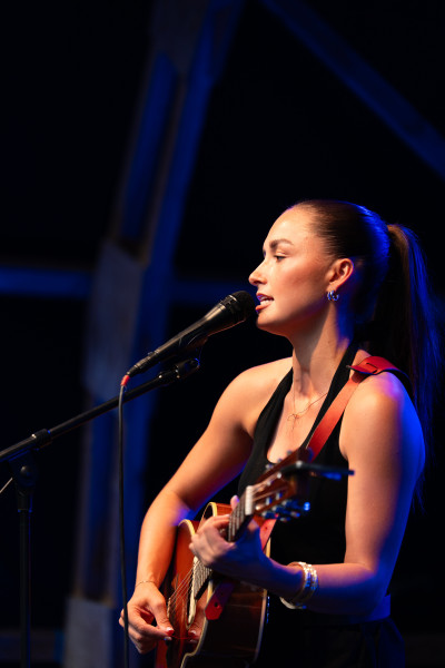 Sons of the East Openair / Support: Niamh McCrystal &middot; Mühle Hunziken