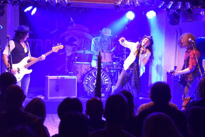 Stacie Collins &middot; Mühle Hunziken