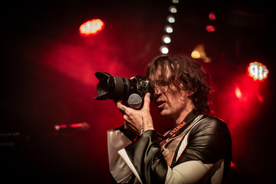 The Darkness / Support: Désirée Mishoe &middot; Mühle Hunziken